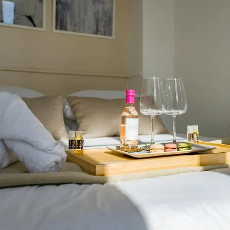 Apartment Proche Paris • Superbe Refait A Neuf • *